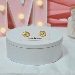 Pendiente de girasol de acero en Ribeira